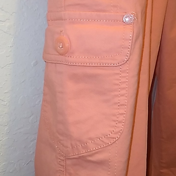 Gloria Vanderbilt Capris - Picture 3 of 8